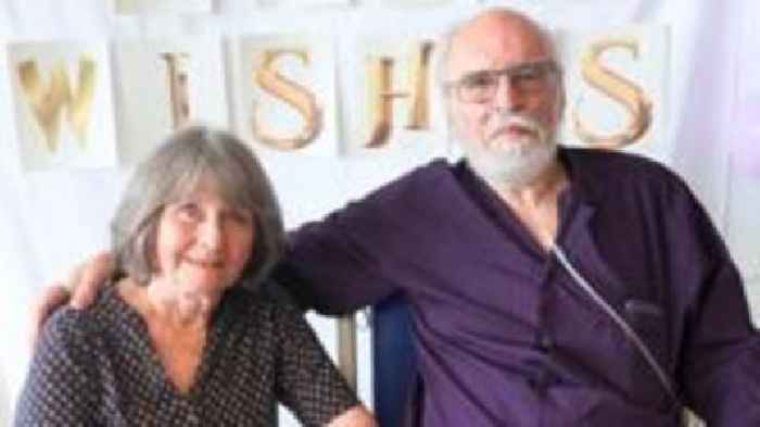 Couple ties knot at hospital after decades together