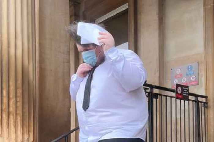 Snapchat beast avoids jail after offering six-year-old girl £100 to “lift up her top”