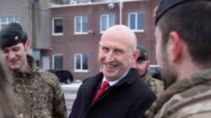 Defence review to send 'message to Moscow', says Healey