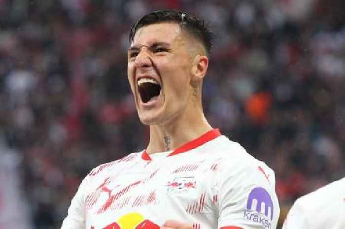 Chelsea transfer news LIVE - Hugo Ekitike twist with Benjamin Sesko plan and contract talks start