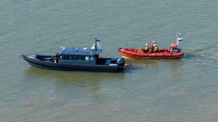 Man describes rescuing boy from Thames - after body found in search for missing girl