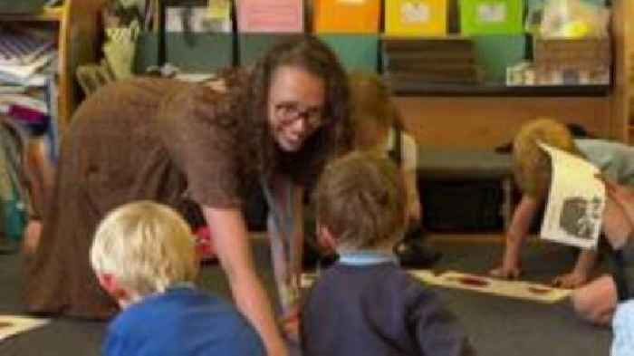 School praised for prematurely born pupils' help