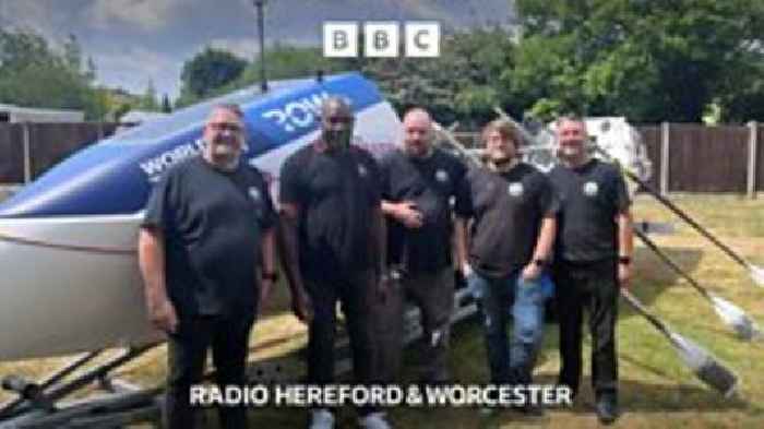 Legendary boxer gives blessing to Redditch rowers