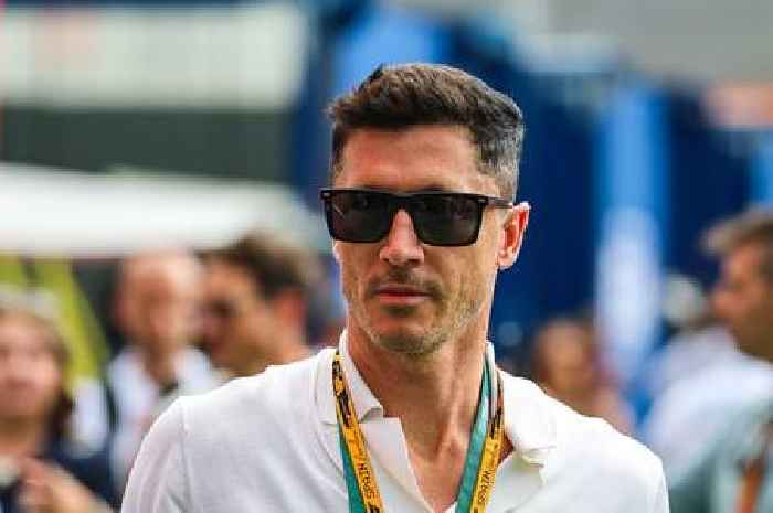 Robert Lewandowski sends Arsenal clear Viktor Gyokeres message amid 'verbal transfer agreement'