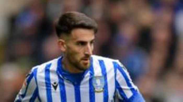 Preston sign Wednesday full-back Valentin