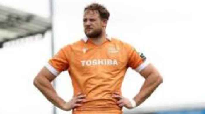 England forward Hill close to France or Japan move