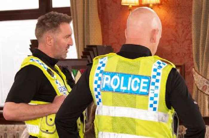 Coronation Street exit 'sealed' after 25 years as cobbles legend arrested