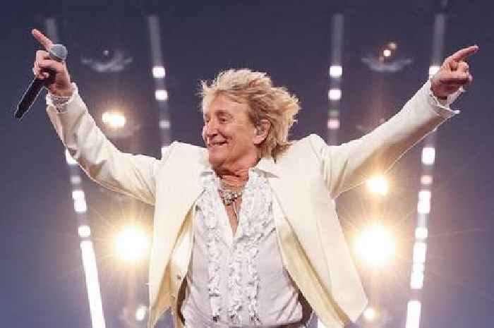 Rod Stewart cancels gig due to ill health weeks before Glastonbury