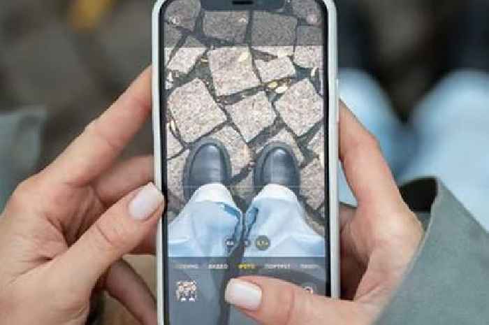 Apple users rush to buy iPhone 13 for £265 in cracking deal