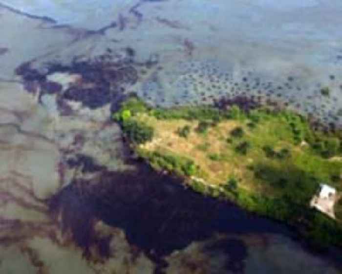 Nigeria flood victims mourn missing bodies as death toll stagnates