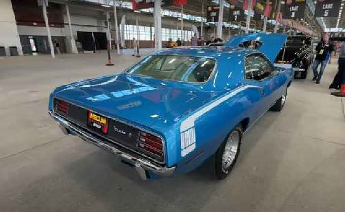 Restored 1970 Plymouth Cuda With Rare Hemi Setup Is Golden-Era Mopar Perfection