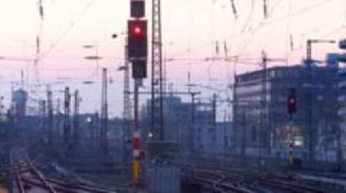 Cologne evacuates thousands so WW2 bombs can be diffused