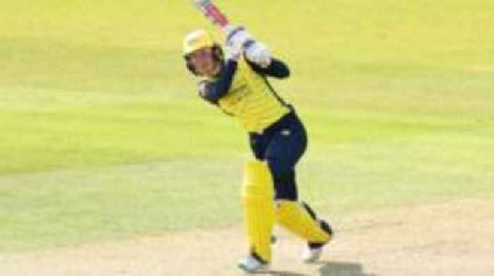 Hawks continue unbeaten start, Essex beat Bears