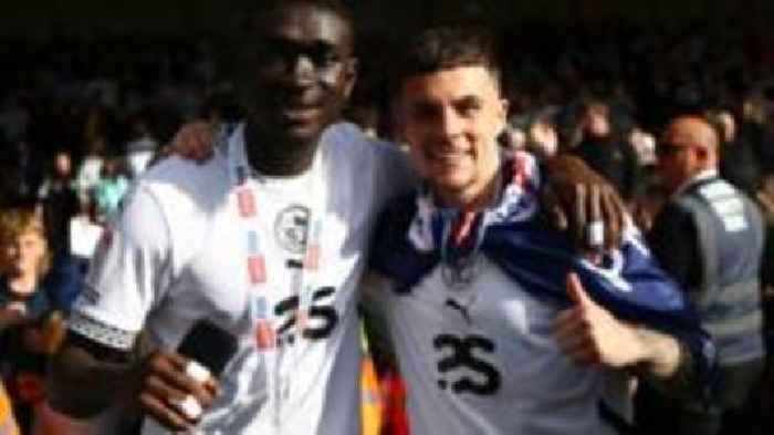 Port Vale defender Clark signs new one-year deal