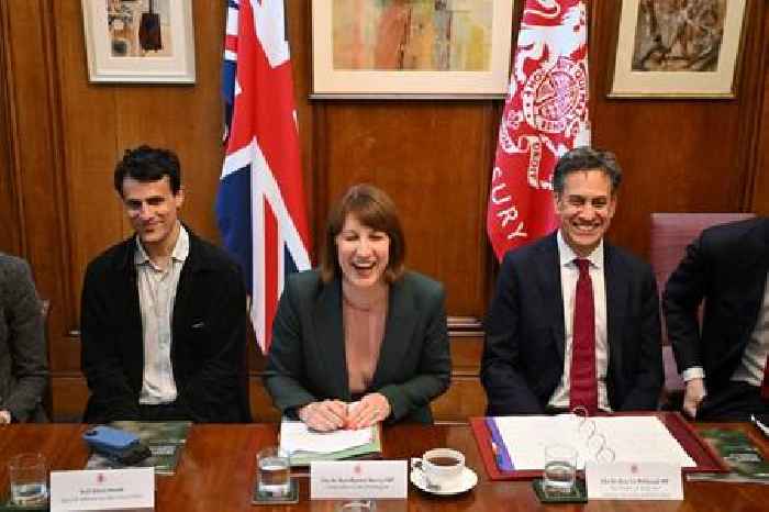 UK trade deals to lift growth, KPMG says