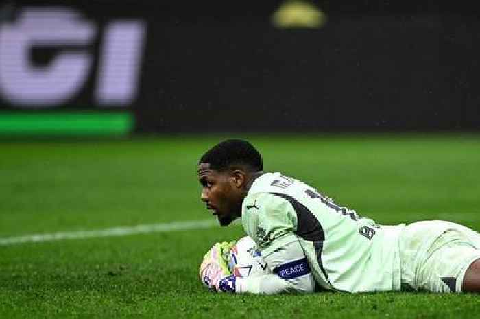 Mike Maignan to Chelsea transfer takes fresh twist as £25m interest explained