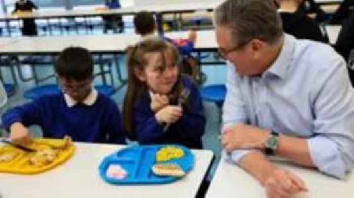 Free school meals to be extended to 500,000 more children
