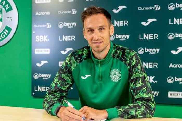 Raphael Sallinger completes Hibs transfer as David Gray's ranks between the posts bolstered