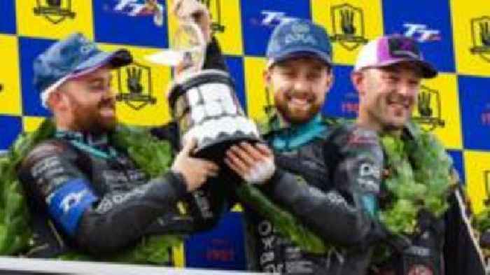 Crowe brothers storm to fourth Sidecar TT win