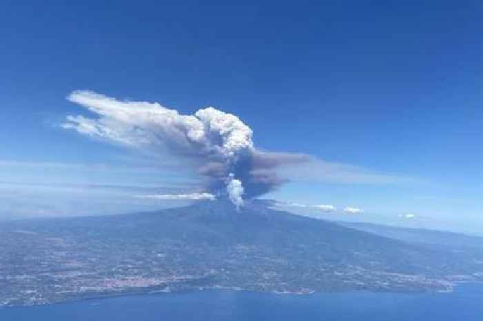 Dramatic volcano eruption photos captured by Devon holidaymaker flying over Mount Etna