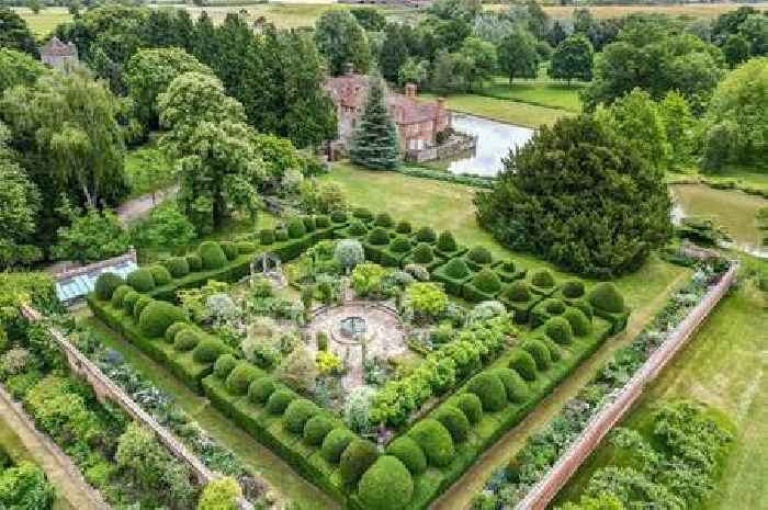 Midland couple turn garden into homage to Union Jack