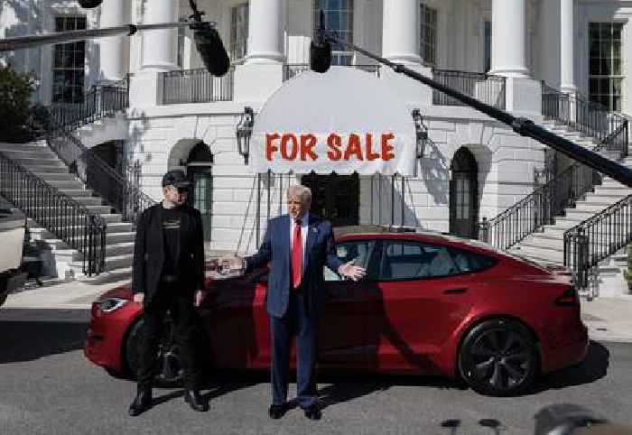 Donald Trump Will Sell the Tesla He Bought From Elon Musk for $80,000