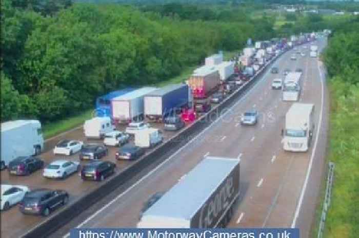 M25 updates live as motorway completely shuts after crash near Potters Bar