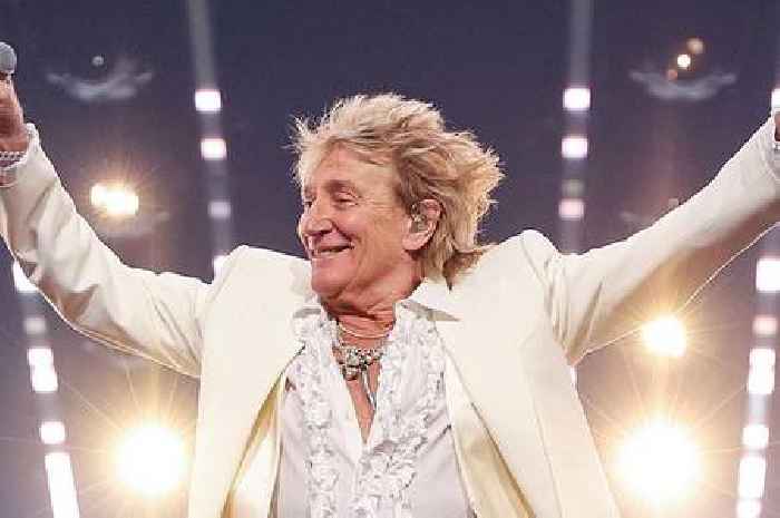 Rod Stewart 'devastated' to cancel shows ahead of Glastonbury legends slot