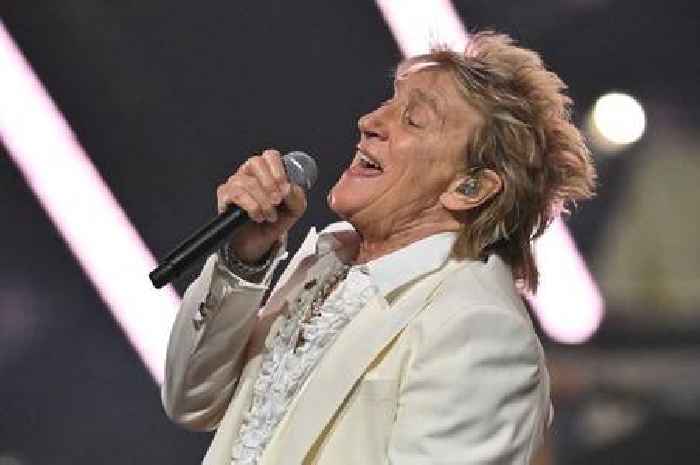 Rod Stewart cancels six more concerts in health battle
