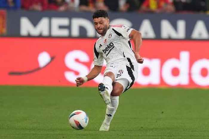 Leicester City warned off midfielder deal and told what their transfer priority should be