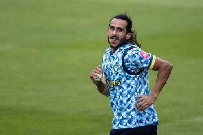 Hassan Ali steals the show with six wickets and hat-trick as Bears dismantle Derbyshire