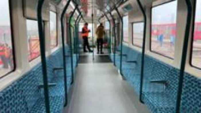 Reduced timetable as new DLR trains delayed again