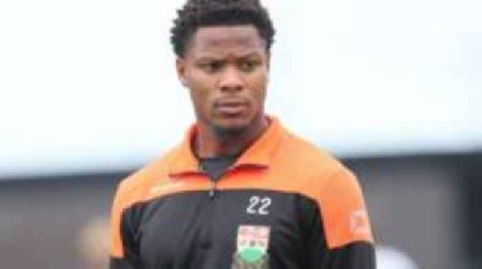 Salford sign Barnet defender Oluwo