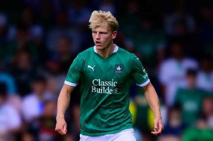 Saxon Earley joins Stevenage after leaving Plymouth Argyle