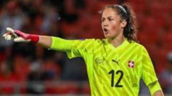 Chelsea sign Switzerland goalkeeper Peng