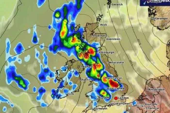 Exact date 580-mile rain bomb set to hit UK as weather maps turn blue