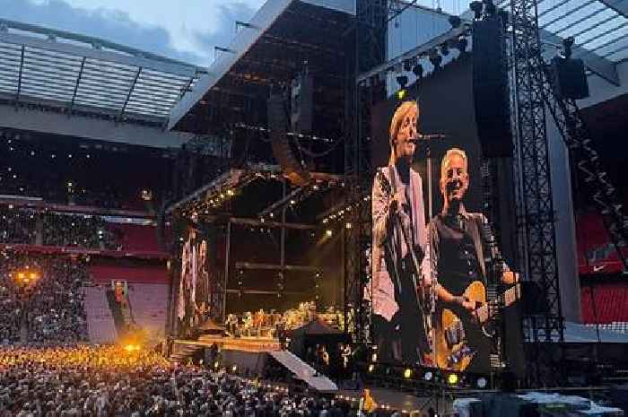 Bruce Springsteen snubbed autograph hunters for 'chasing him all around town'