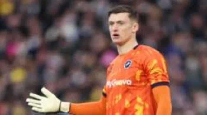 Mansfield sign keeper Roberts after Millwall exit