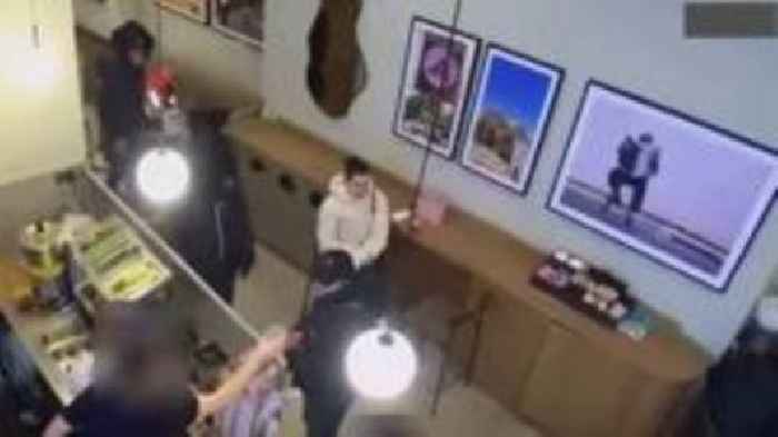 Bridgerton actress fights back phone thief in cafe