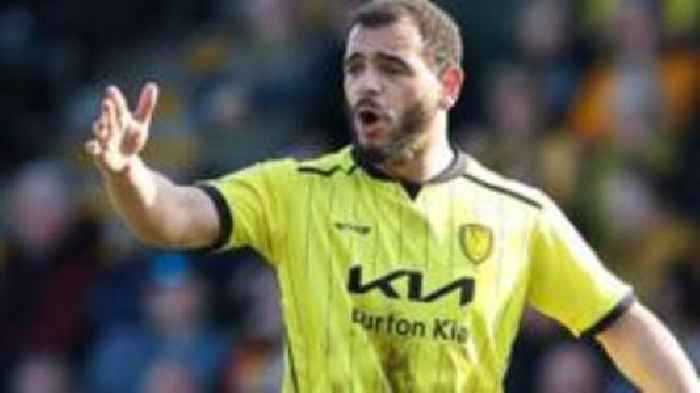 Harrogate sign forward Bennett & defender Bradbury