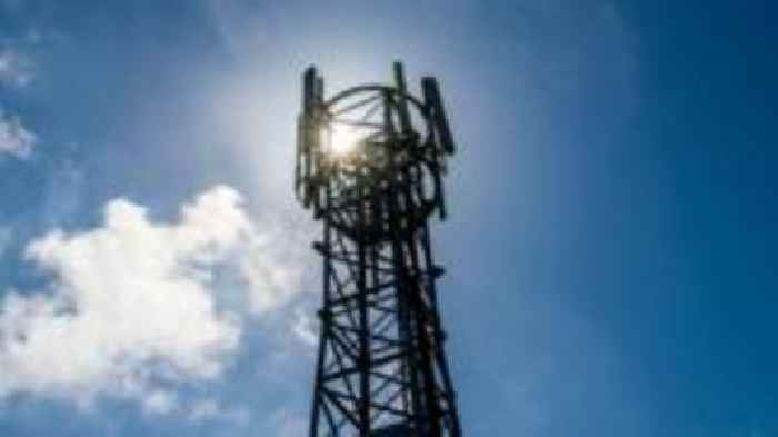 Anger over 'industrial eyesore' phone mast plan