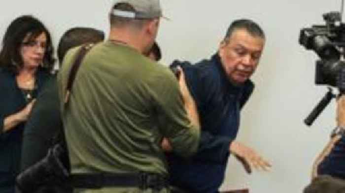 Moment security drags US senator out of Noem LA press briefing