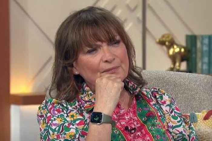 Lorraine Kelly embraces appearance in bikini snap as she admits 'I've got a belly'