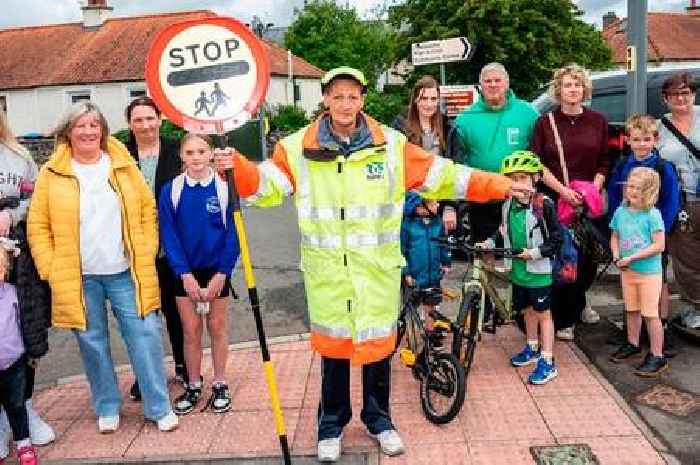 Parents fear Dalbeattie crossing 'far too dangerous' for kids to use without lollipop lady