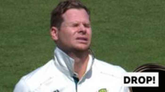 Smith injures finger as he drops Bavuma