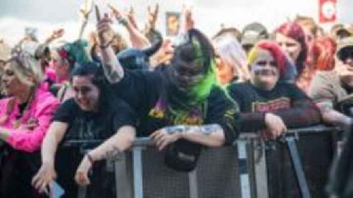 Download mosh pits may cause hundreds of 999 calls