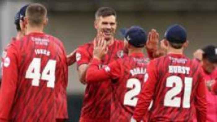 T20 Blast: Anderson helps Lancs close on Northants