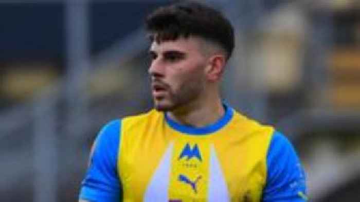 Midfielder Dolan makes Torquay United move