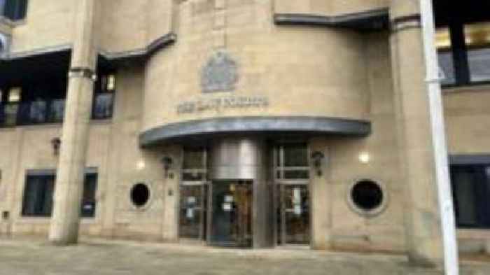 Victim panicked after alleged assault, trial told