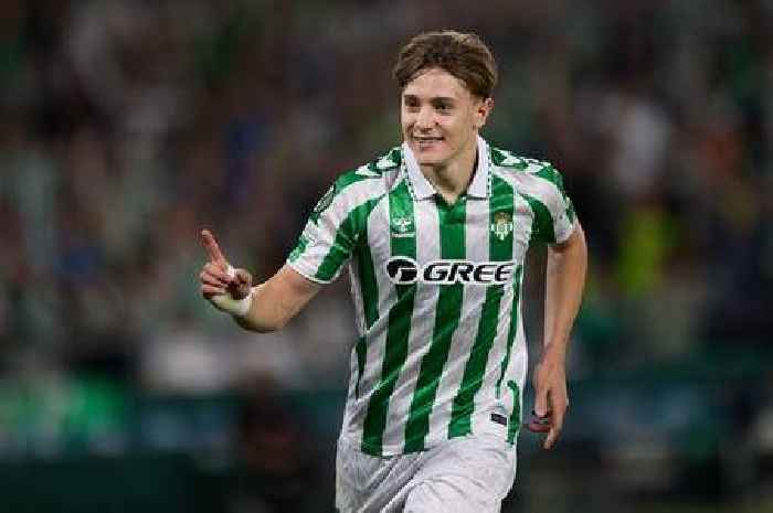 Aston Villa start 'club to club talks' for teen talent with €50m release clause